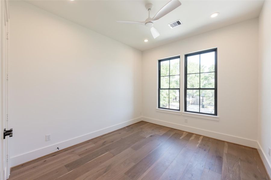 Spacious, unfurnished interior of a new home in , Houston (Image 23).