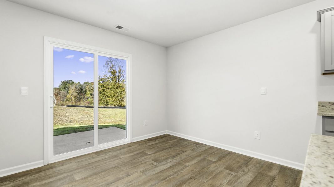 Spacious, unfurnished interior of a new home in Owens Ridge, Lexington (Image 15).