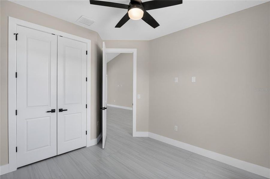 Spacious, unfurnished interior of a new home in , Cape Coral (Image 24).