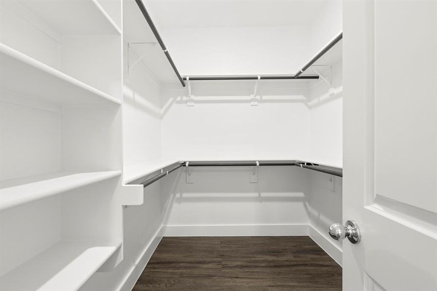 23. 2404 Overlook - Closet