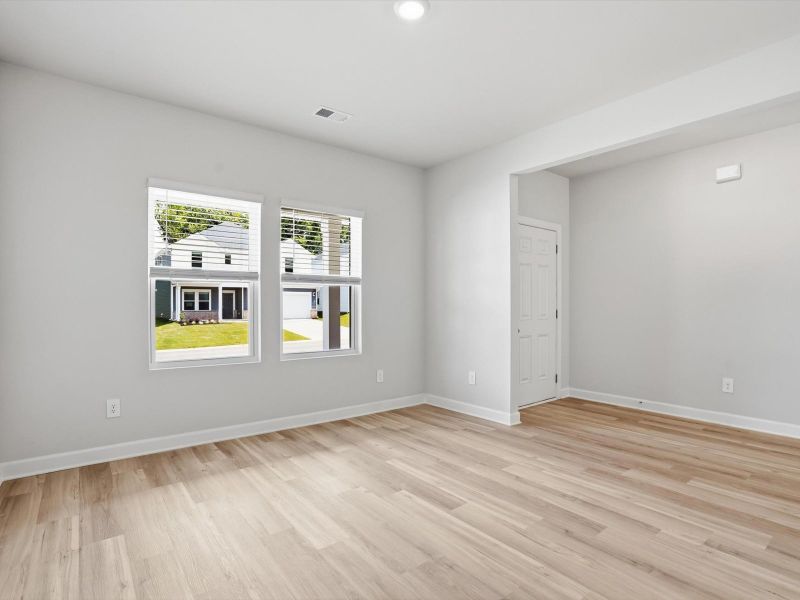 Spacious, unfurnished interior of a new home in Collier Ridge, Moore (Image 10).
