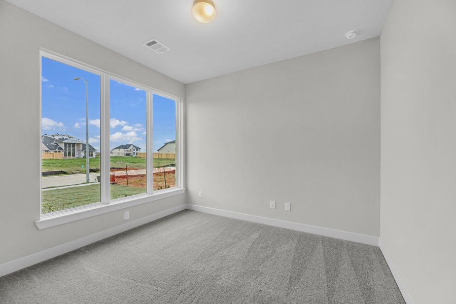 Spacious, unfurnished interior of a new home in Wolf Ranch, Georgetown (Image 14).