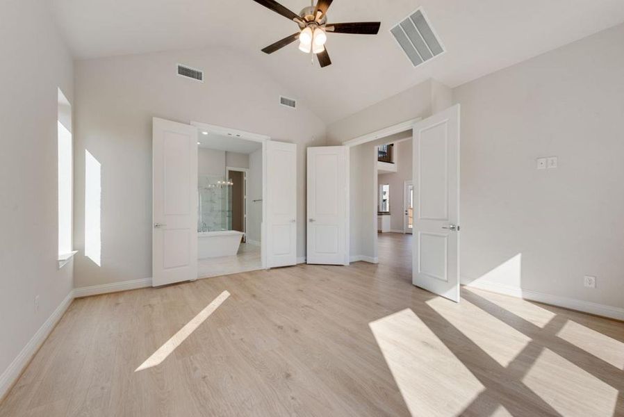 Spacious, unfurnished interior of a new home in South Pointe, Mansfield (Image 33).