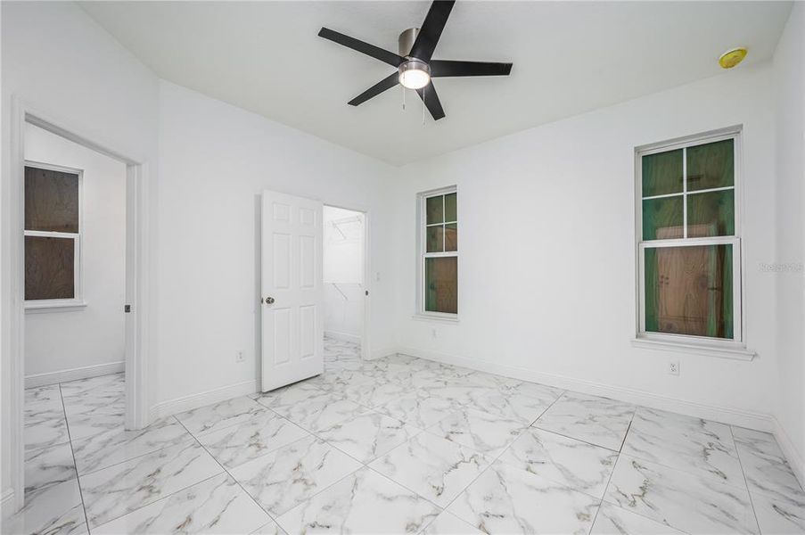 Spacious, unfurnished interior of a new home in , Tampa (Image 26).