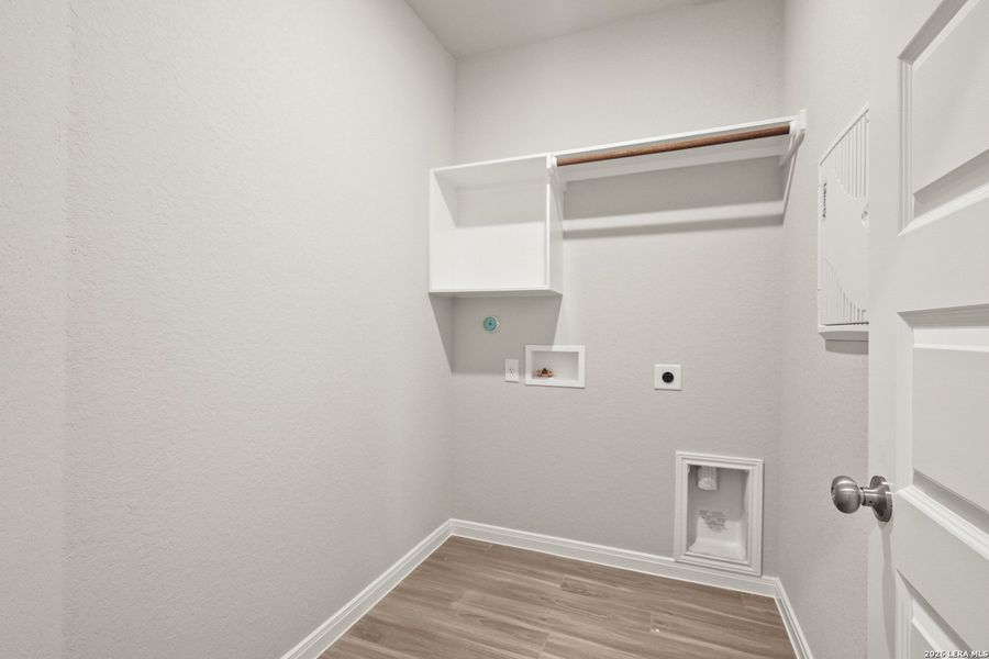 Spacious, unfurnished interior of a new home in Abbott Place, St. Hedwig (Image 30).