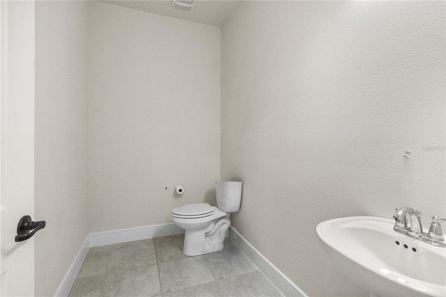 Furnished interior view inside a new home in , Apopka (Image 7).