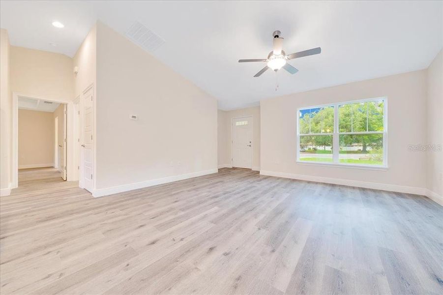 Spacious, unfurnished interior of a new home in , Ocala (Image 30).