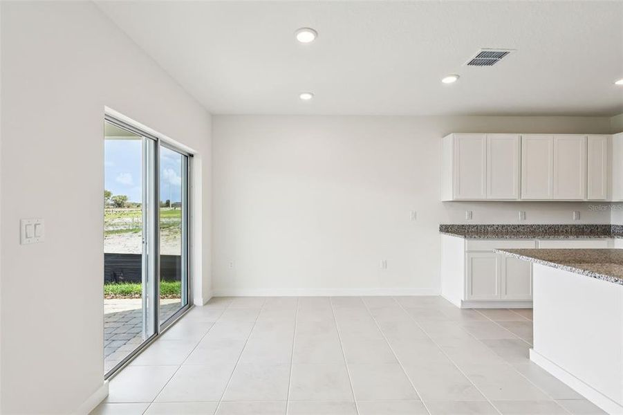 Spacious, unfurnished interior of a new home in Willowbrook North, Winter Haven (Image 12).