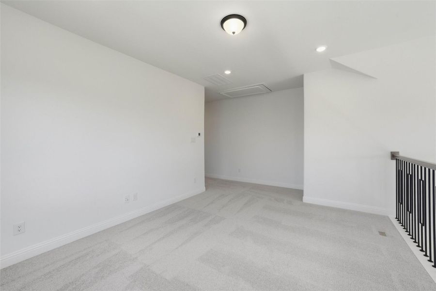 Spacious, unfurnished interior of a new home in Sienna 40', Missouri City (Image 26). Spacious, unfurnished interior of a new home in Sienna 40', Missouri City (Image 26).