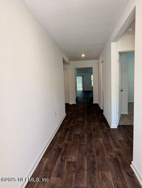 Spacious, unfurnished interior of a new home in Copes Landing, Jacksonville (Image 25).