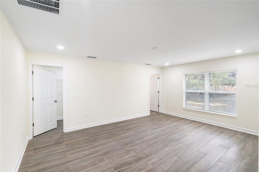 Spacious, unfurnished interior of a new home in , Apopka (Image 22).