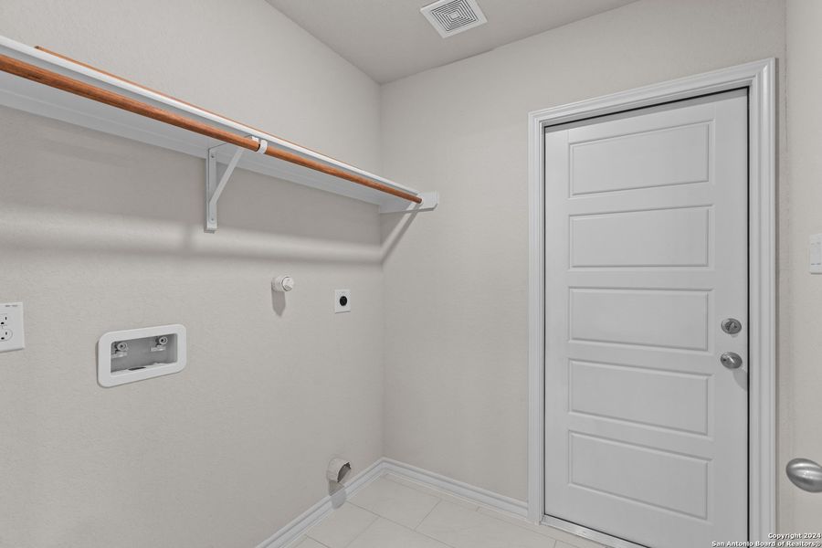 Spacious, unfurnished interior of a new home in , Pleasanton (Image 35). Spacious, unfurnished interior of a new home in , Pleasanton (Image 35).