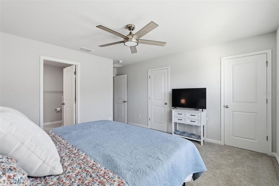 Furnished interior view inside a new home in , Lutz (Image 16).