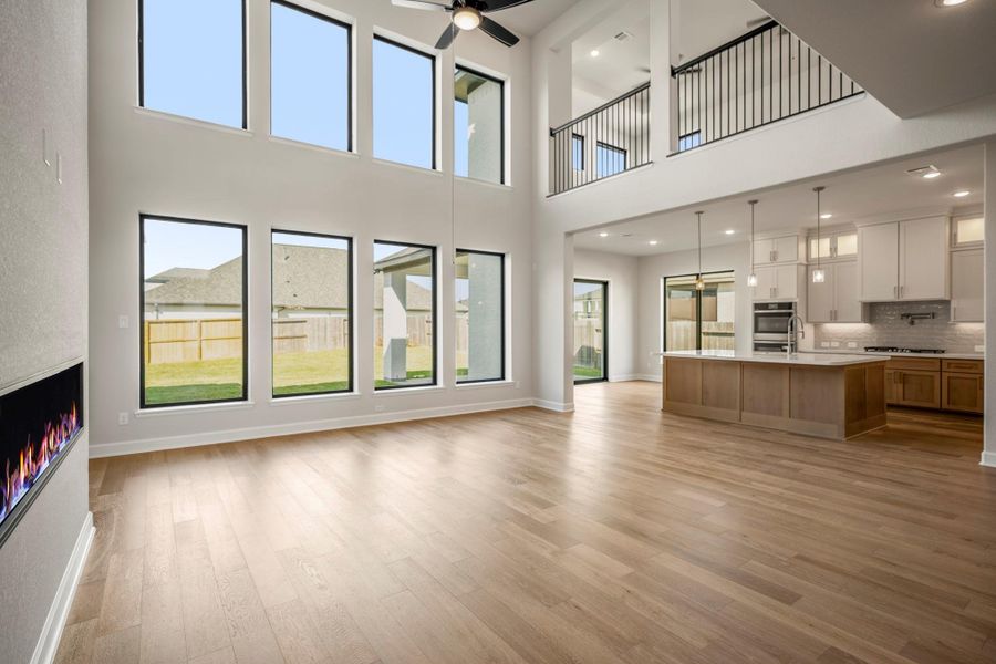 Spacious, unfurnished interior of a new home in Sienna 70' Lots, Missouri City (Image 38). Spacious, unfurnished interior of a new home in Sienna 70' Lots, Missouri City (Image 38).