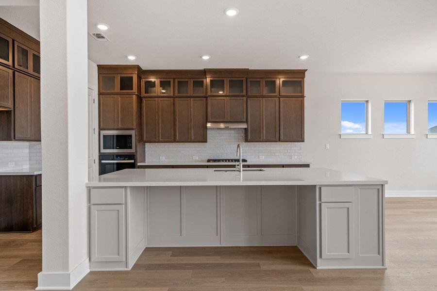 Gorgeous Open Concept Kitchen