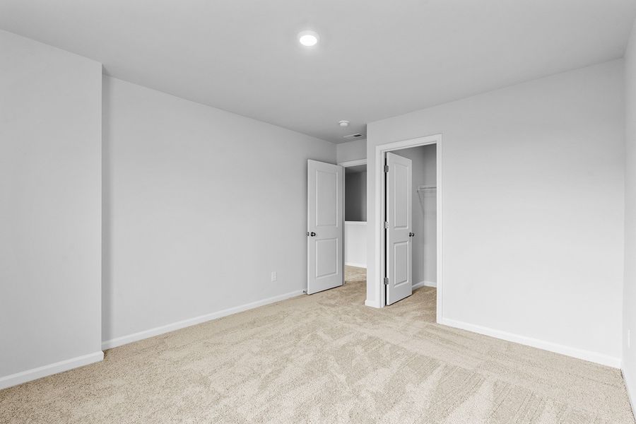 Spacious, unfurnished interior of a new home in Hanes Lake, Winston-Salem (Image 30).
