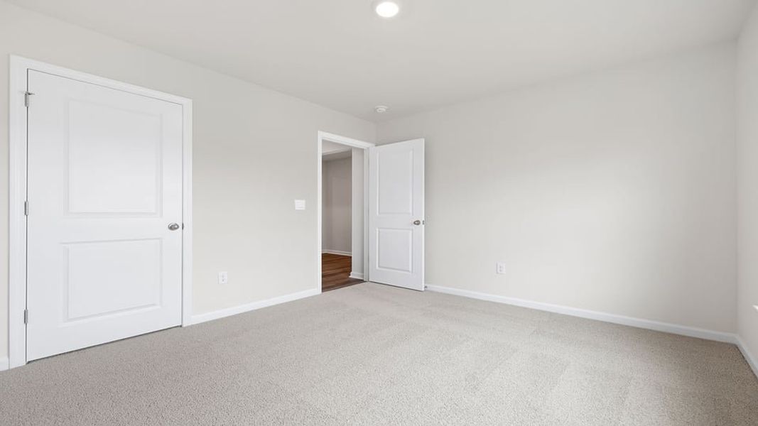 Spacious, unfurnished interior of a new home in Lakestone, Woodruff (Image 13).