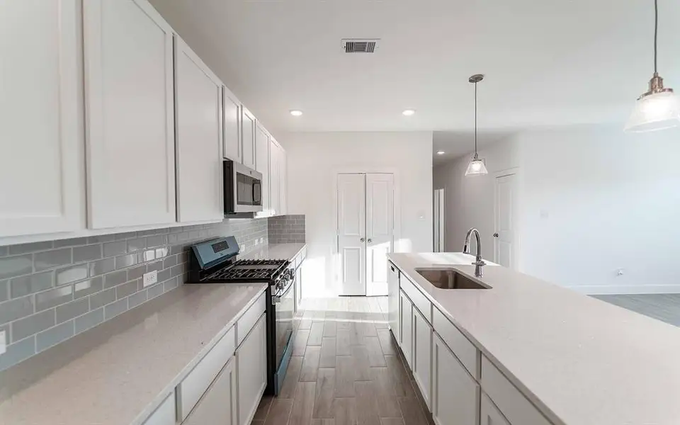 Furnished interior view inside a new home in River Ranch Meadows, Dayton (Image 5).