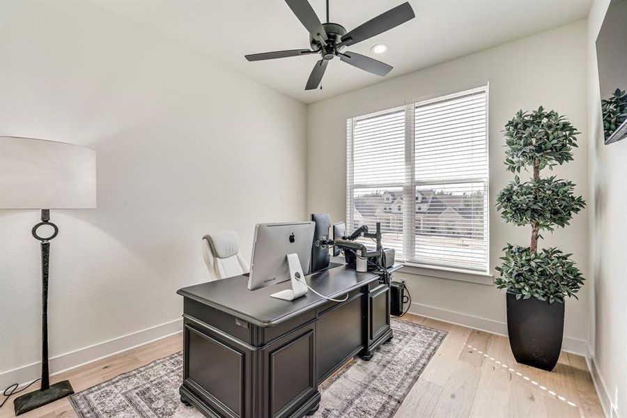 Office- or 5th bedroom