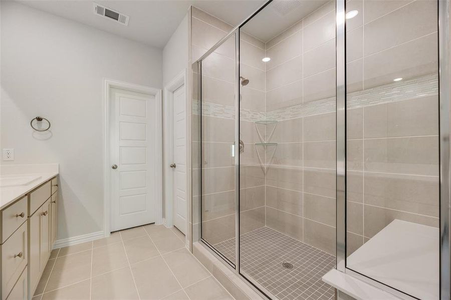 Furnished interior view inside a new home in , Frisco (Image 13).