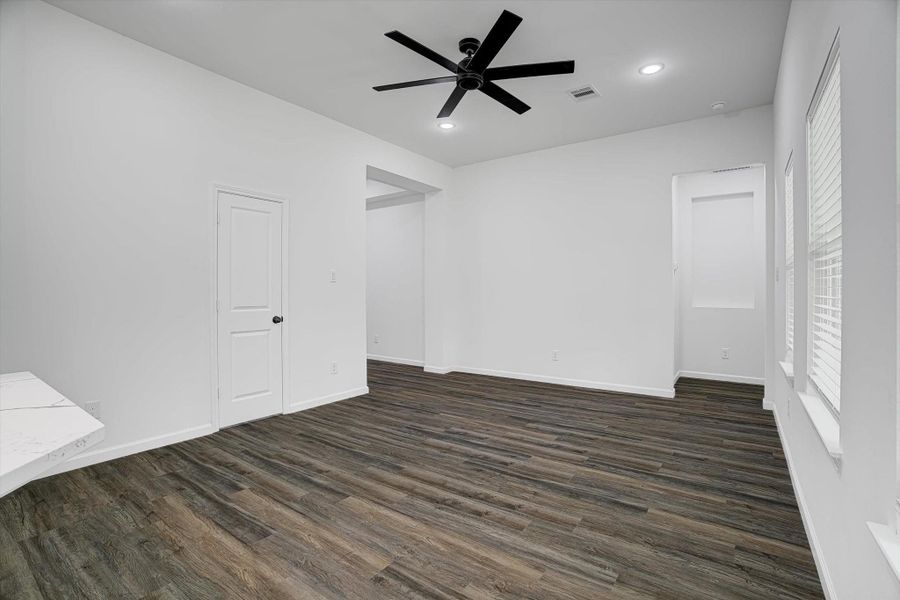 Spacious, unfurnished interior of a new home in , Kenefick (Image 18).