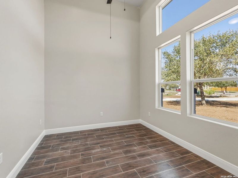 Spacious, unfurnished interior of a new home in , Lytle (Image 18).