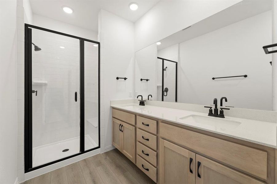 17. 705 Kerrville - Bath