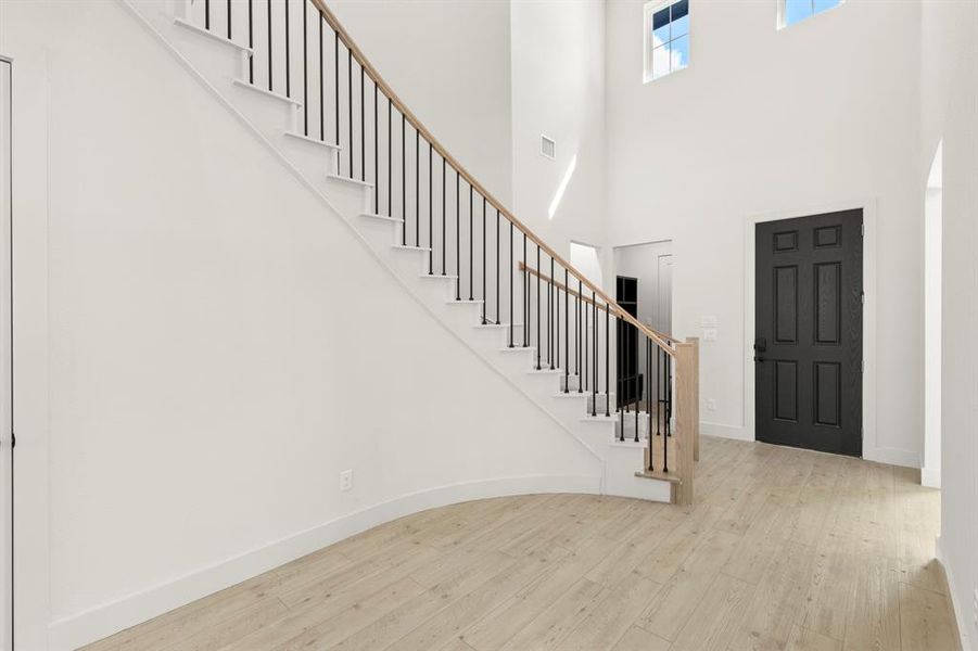03. 7220 Oak Knoll - Entry