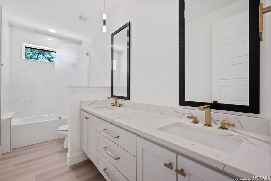 Image 13 of a home in .