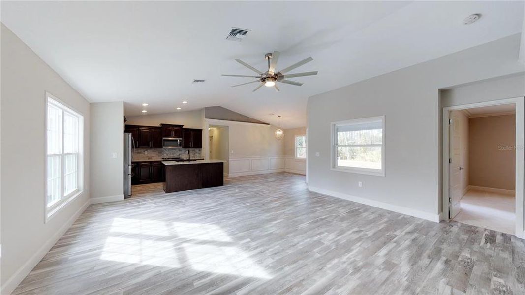 Spacious, unfurnished interior of a new home in , North Port (Image 16).