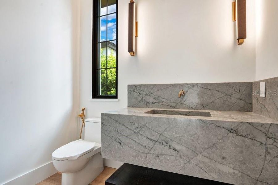 Furnished interior view inside a new home in , Windermere (Image 47).