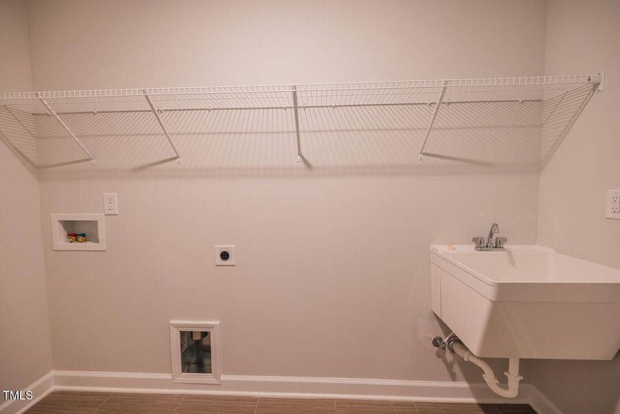 Furnished interior view inside a new home in Tobacco Road, Angier (Image 124). Furnished interior view inside a new home in Tobacco Road, Angier (Image 124).