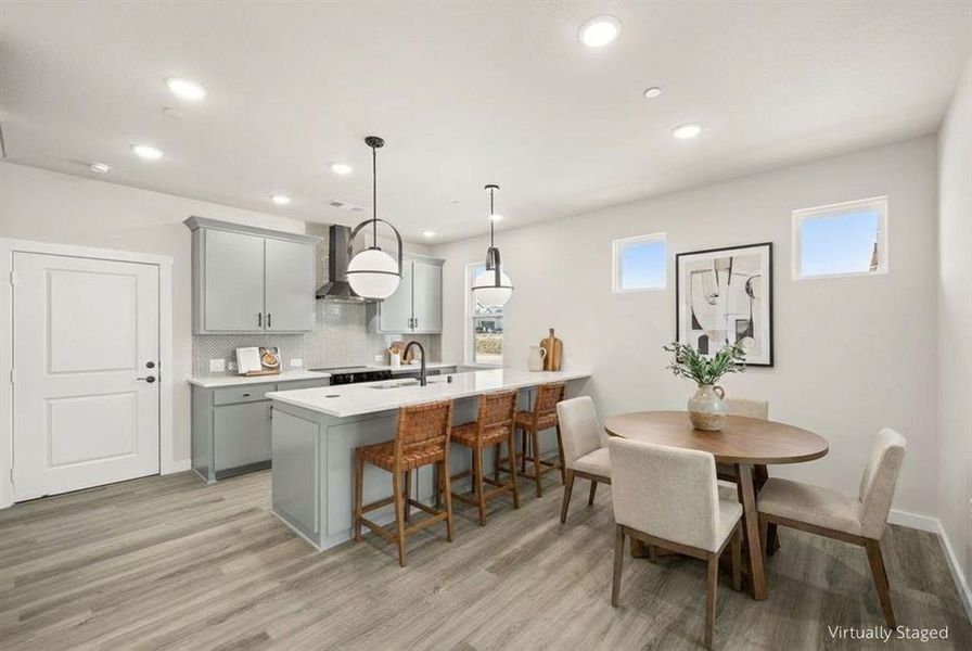 4602 White Buffalo Dining vs Elm