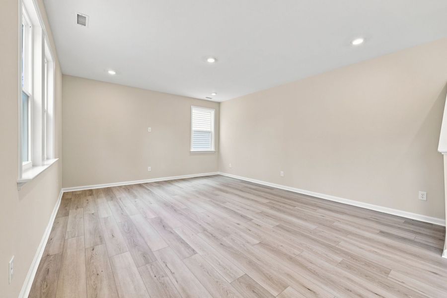 Spacious, unfurnished interior of a new home in Neill's Pointe, Angier (Image 17).