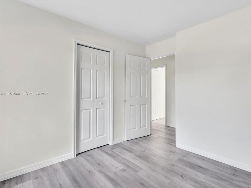 Spacious, unfurnished interior of a new home in , Lehigh Acres (Image 22).