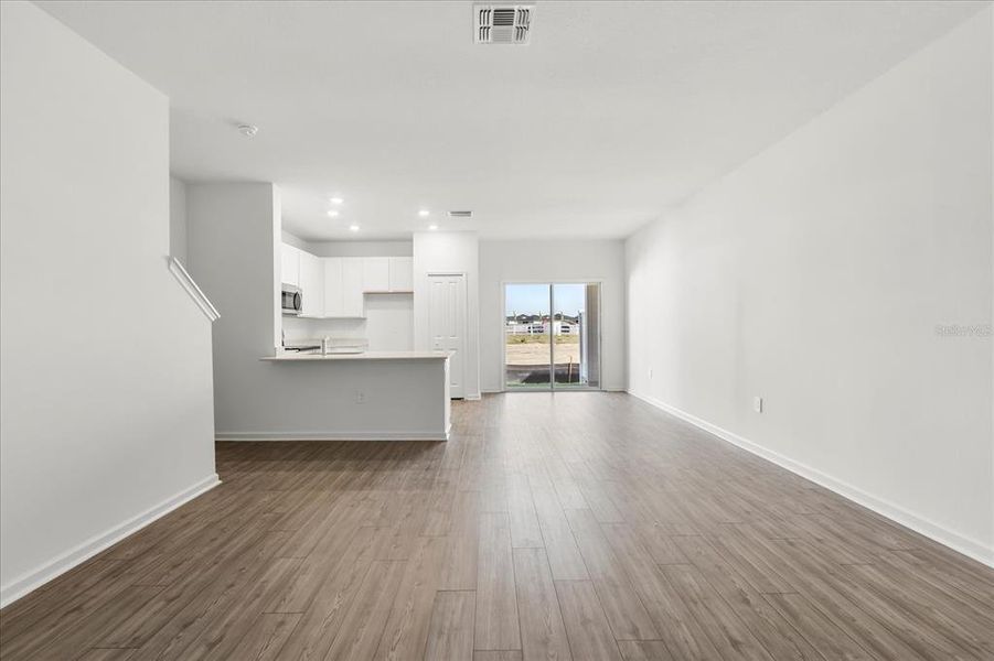 Spacious, unfurnished interior of a new home in , Ocala (Image 31).