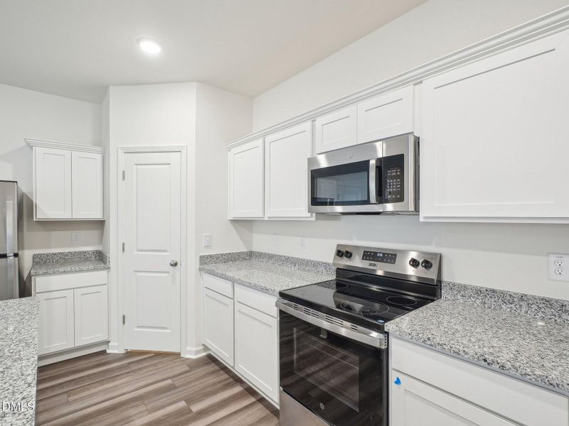 14-web-or-mls-Solace Wy 212-2805-014