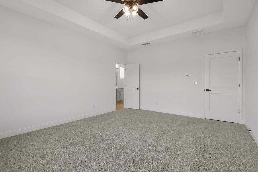 Spacious, unfurnished interior of a new home in Pickens Bluff, Hiram (Image 14). Spacious, unfurnished interior of a new home in Pickens Bluff, Hiram (Image 14).