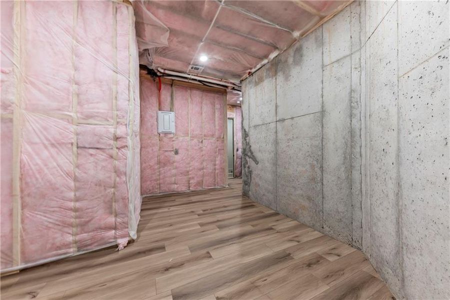 Image 77 of a home in .