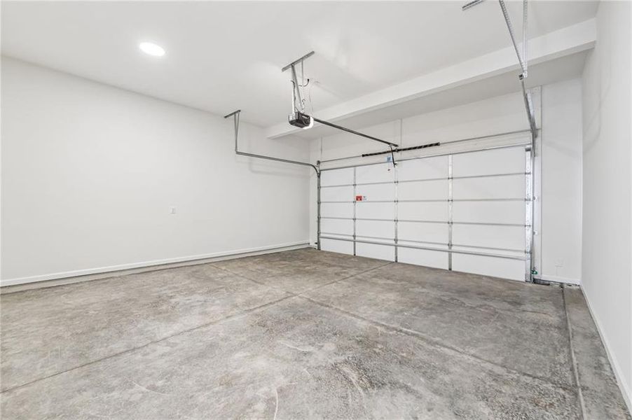 Spacious, unfurnished interior of a new home in Waterhaven, Cumming (Image 28).