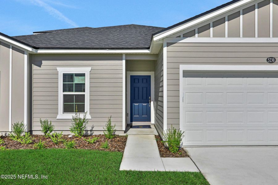 Exterior details and patio area of a home in Bellbrooke, Jacksonville (Image 21).