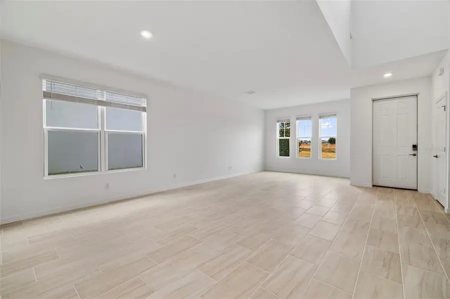 Spacious, unfurnished interior of a new home in Cypress Bluff, Groveland (Image 9). Spacious, unfurnished interior of a new home in Cypress Bluff, Groveland (Image 9).