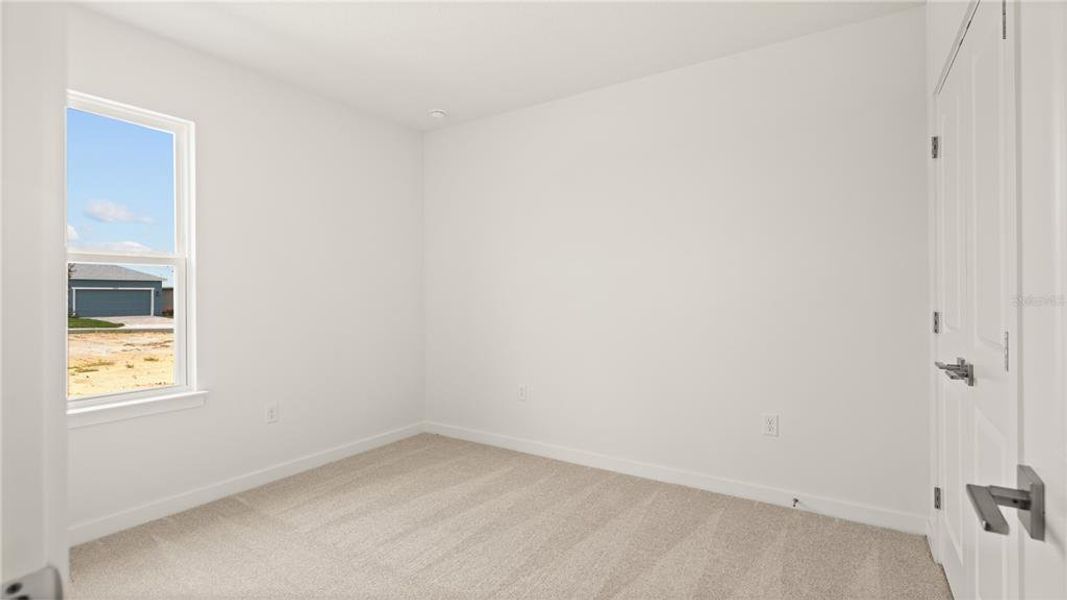 Spacious, unfurnished interior of a new home in Hamilton Bluff, Lake Hamilton (Image 20).