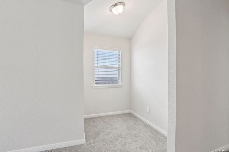 Spacious, unfurnished interior of a new home in Catalina, Converse (Image 30).