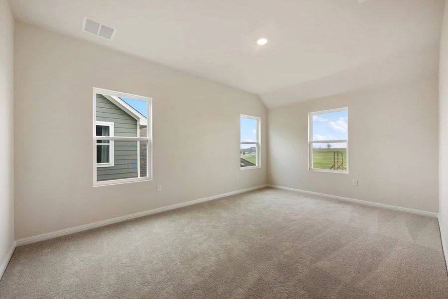 Spacious, unfurnished interior of a new home in Covered Bridge, Hutto (Image 24).