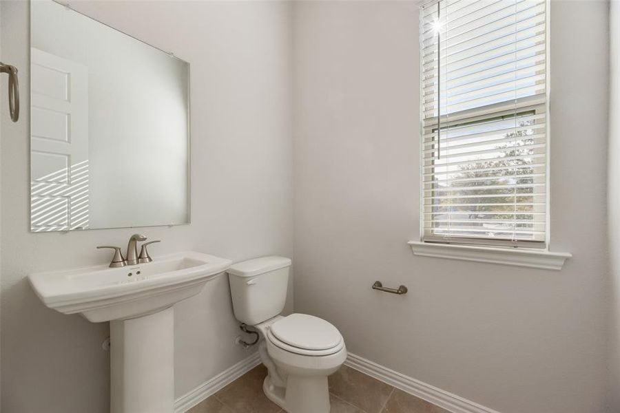 Furnished interior view inside a new home in , Frisco (Image 10).