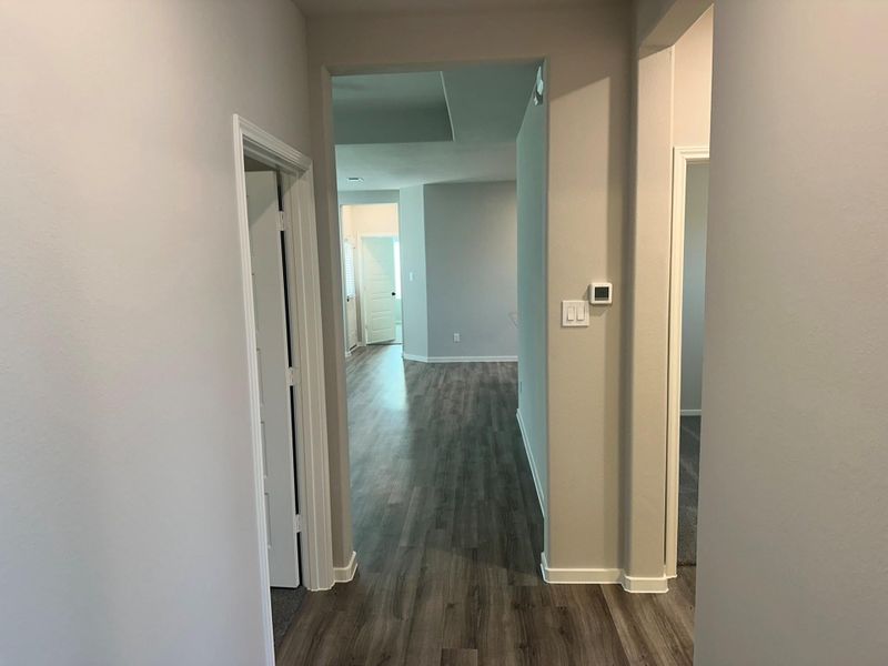 Spacious, unfurnished interior of a new home in , Iowa Colony (Image 9).
