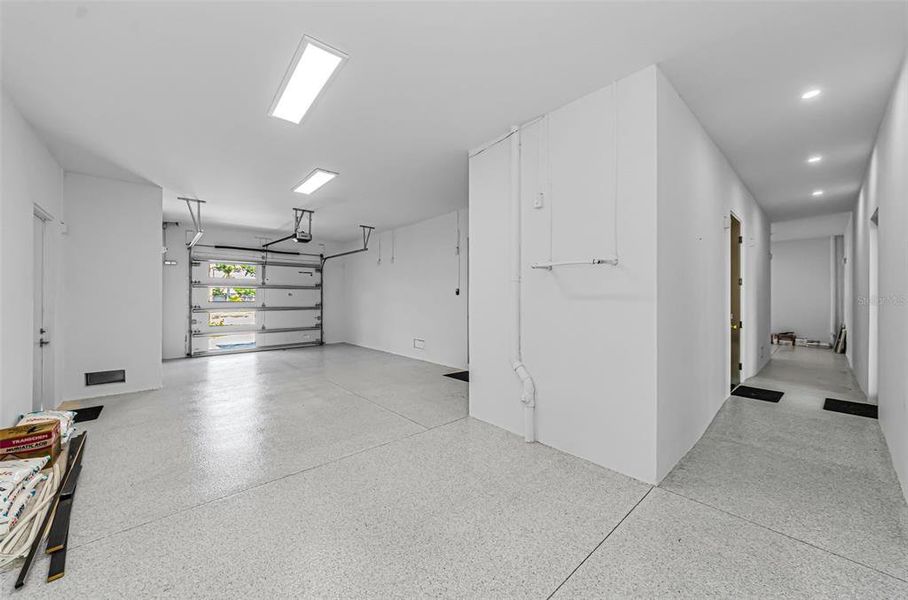 Spacious, unfurnished interior of a new home in , Treasure Island (Image 75).