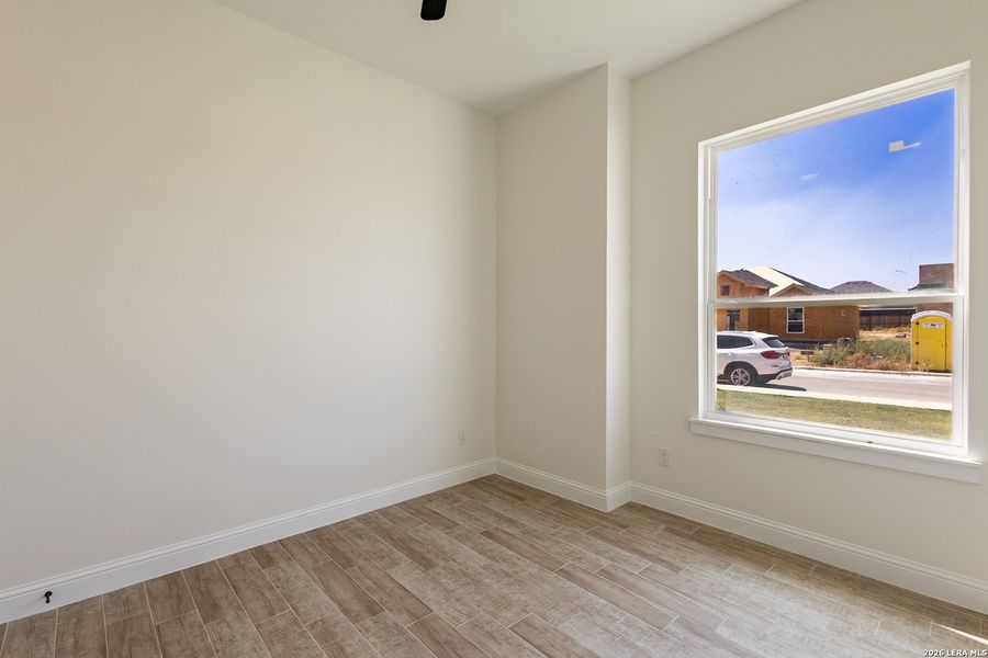 Spacious, unfurnished interior of a new home in , Eagle Pass (Image 28).
