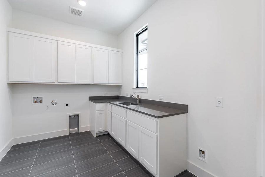 Lynmar II D Laundry room Lynmar II D Laundry room